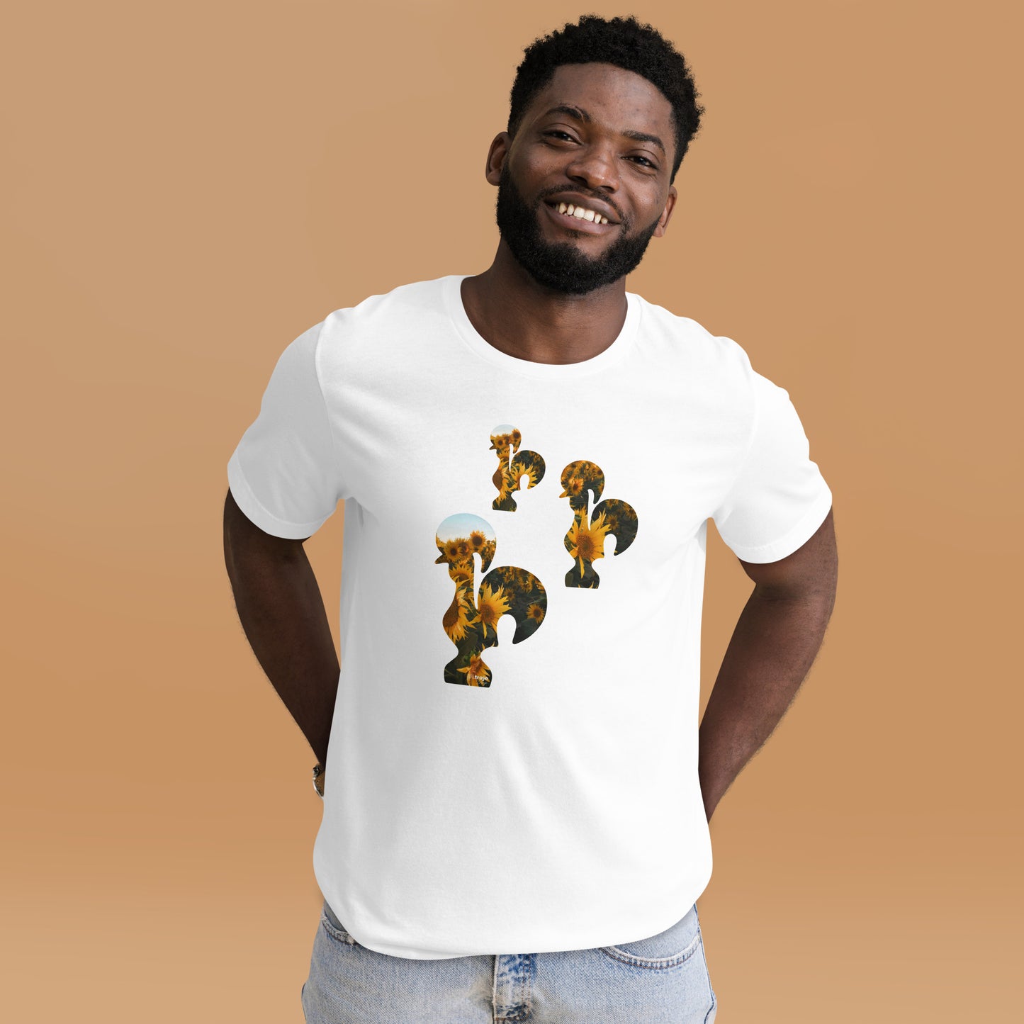 T-SHIRT UNISEXO GALO DE BARCELOS - 3 GALITOS SUNFLOWERS